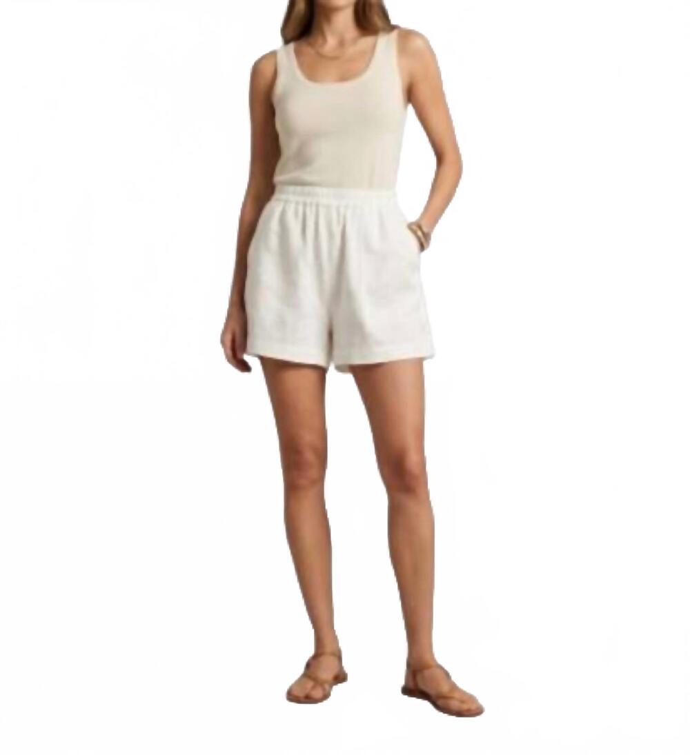 NEW ELAN elastic waist shorts in white